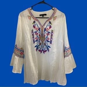 Women’s L Calesas embroidered boho tunic with bell sleeves. Beautiful!